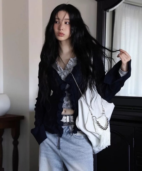 Sibra(シブラ)の「【秋冬新作】韓国風フロントフリルリボンシャーリング長袖トップス(Tシャツ/カットソー・レディース・グレー・M)」の14枚目の写真