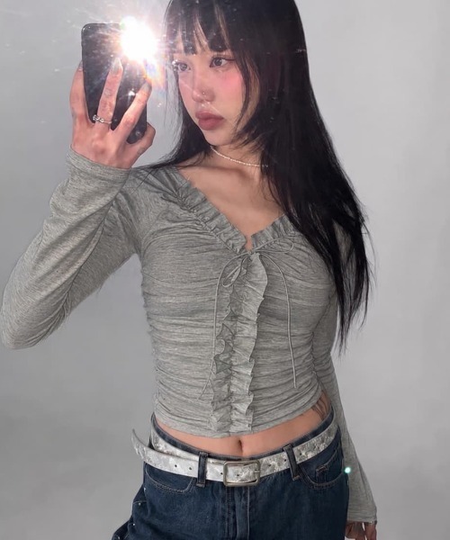 Sibra(シブラ)の「【秋冬新作】韓国風フロントフリルリボンシャーリング長袖トップス(Tシャツ/カットソー・レディース・グレー・M)」の5枚目の写真