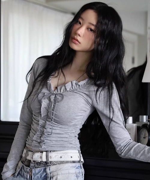 Sibra(シブラ)の「【秋冬新作】韓国風フロントフリルリボンシャーリング長袖トップス(Tシャツ/カットソー・レディース・グレー・M)」の10枚目の写真