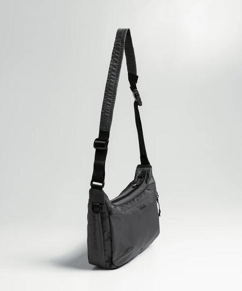 +phenix(プラスフェニックス)の「+phenix/プラスフェニックス/EXPAND SHOULDER BAG 6+(ショルダーバッグ・メンズ・ブラック/グレー・F)」の18枚目の写真