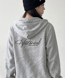 バックロゴビッグジップパーカー