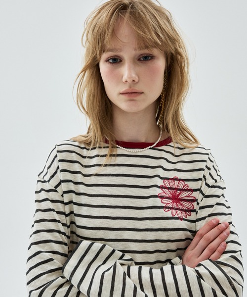 Mardi Mercredi(マルディメクルディ)の「SLUB COTTON TSHIRT LONG SLEEVE STRIPE FLOWER / スラブ コットン Tシャツ ロング スリーブ ストライプ フラワー(Tシャツ/カットソー・レディース・チャコールグレー/ネイビー・FREE)」の6枚目の写真