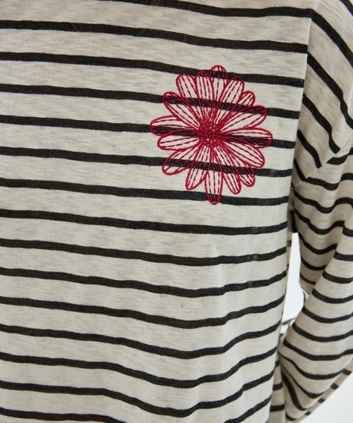 Mardi Mercredi(マルディメクルディ)の「SLUB COTTON TSHIRT LONG SLEEVE STRIPE FLOWER / スラブ コットン Tシャツ ロング スリーブ ストライプ フラワー(Tシャツ/カットソー・レディース・チャコールグレー/ネイビー・FREE)」の8枚目の写真