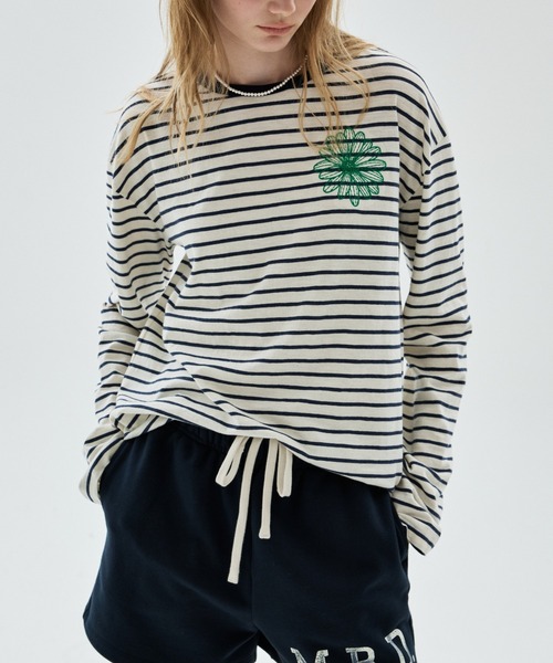 Mardi Mercredi(マルディメクルディ)の「SLUB COTTON TSHIRT LONG SLEEVE STRIPE FLOWER / スラブ コットン Tシャツ ロング スリーブ ストライプ フラワー(Tシャツ/カットソー・レディース・チャコールグレー/ネイビー・FREE)」の19枚目の写真