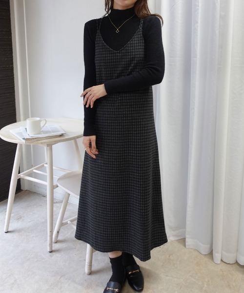 CORNERS(コーナーズ)の「起毛チェックキャミワンピース(ワンピース・レディース・グレー/ベージュ/ブラック・M)」の9枚目の写真