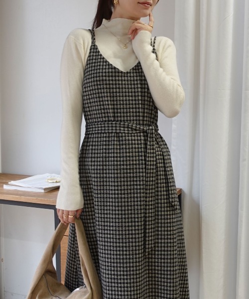 CORNERS(コーナーズ)の「起毛チェックキャミワンピース(ワンピース・レディース・グレー/ベージュ/ブラック・M)」の5枚目の写真