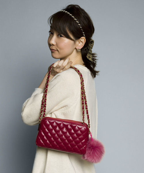 PLAIN CLOTHING（プレーンクロージング）の「ダイヤ柄ステッチチェーンショルダーバッグ【PLAIN CLOTHING】（ショルダーバッグ・レディース・ボルドー/ベージュ/ネイビー/ブラック・FREE）」の4枚目の写真