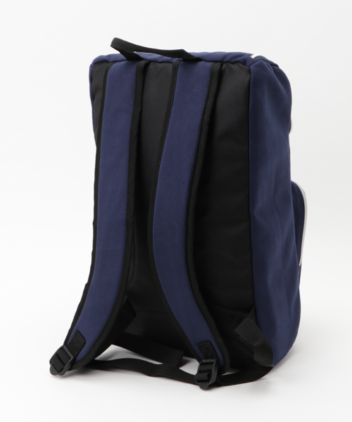 CONVERSE(コンバース)の「【CONVERSE】キャンバスBOXバックパック(バックパック/リュック・メンズ・ホワイト/ブラック/ネイビー・FREE)」の4枚目の写真