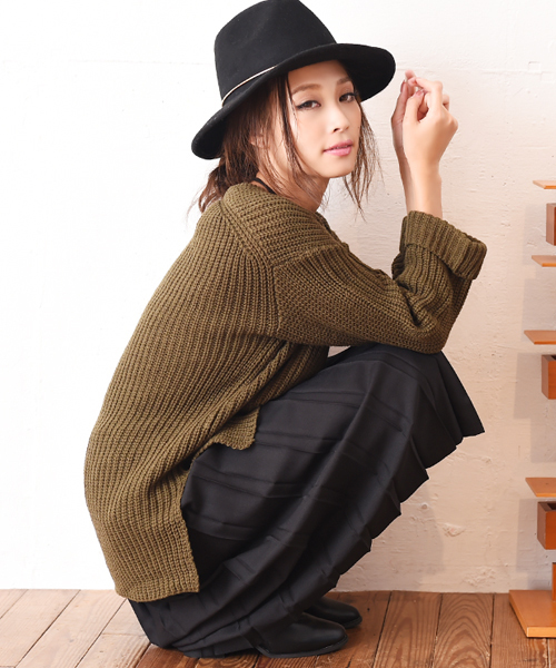 Luz Llena (NEY)（ラズレナニー）の「ファスナー付・ミモレ丈プリーツスカート（スカート・レディース・ブラック/グリーン/ベージュ・MEDIUM）」の5枚目の写真