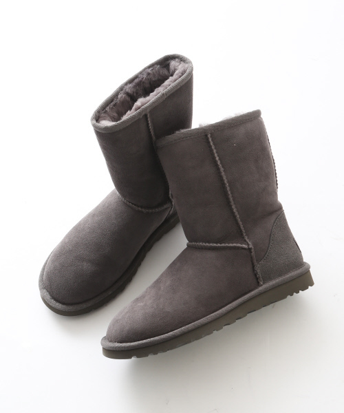 UGG Australia（アグオーストラリア）の「UGG★Classic Short（ブーツ・レディース・ブラック/ダークブラウン/グレー・7/6/5）」の3枚目の写真