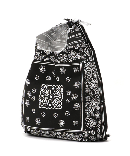 EMMA NOVEMBER （エマノーヴェンバー）の「バンダナ柄 マルシェバッグ