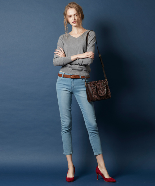 titivate（ティティベイト）の「ｶｼﾐﾔﾀｯﾁｼﾝﾌﾟﾙVﾈｯｸﾆｯﾄﾌﾟﾙｵｰﾊﾞｰ（ニット/セーター・レディース・レッド/ベージュ/杢グレー/ネイビー/ホワイト/ブラック/ブラウン・L/M/S）」の3枚目の写真