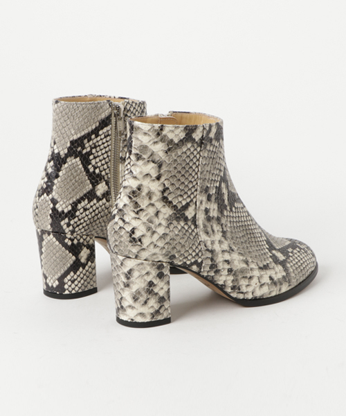 HYSTERIC GLAMOUR（ヒステリックグラマー）の「CHUNKY HEEL SKINNY PYTHONショートブーツ（ブーツ・レディース・ベージュ系その他・24cm/23cm/25cm）」の2枚目の写真