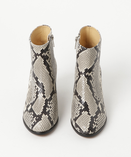 HYSTERIC GLAMOUR（ヒステリックグラマー）の「CHUNKY HEEL SKINNY PYTHONショートブーツ（ブーツ・レディース・ベージュ系その他・24cm/23cm/25cm）」の3枚目の写真