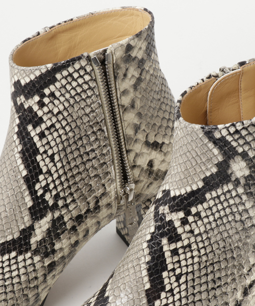 HYSTERIC GLAMOUR（ヒステリックグラマー）の「CHUNKY HEEL SKINNY PYTHONショートブーツ（ブーツ・レディース・ベージュ系その他・24cm/23cm/25cm）」の4枚目の写真