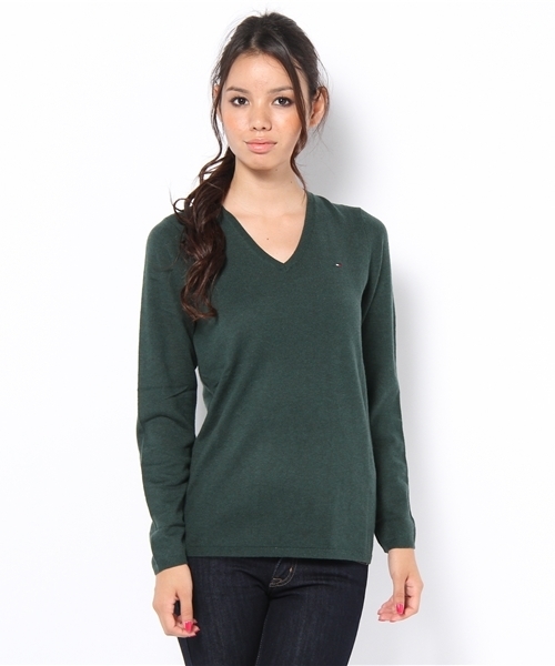 TOMMY HILFIGER（トミーヒルフィガー）の「FILLY V-NK SWEATER（ニット/セーター・レディース・ホワイト/グレー/ブラウン/ベージュ/グリーン/ネイビー/マスタード/レッド・SMALL/MEDIUM）」の5枚目の写真