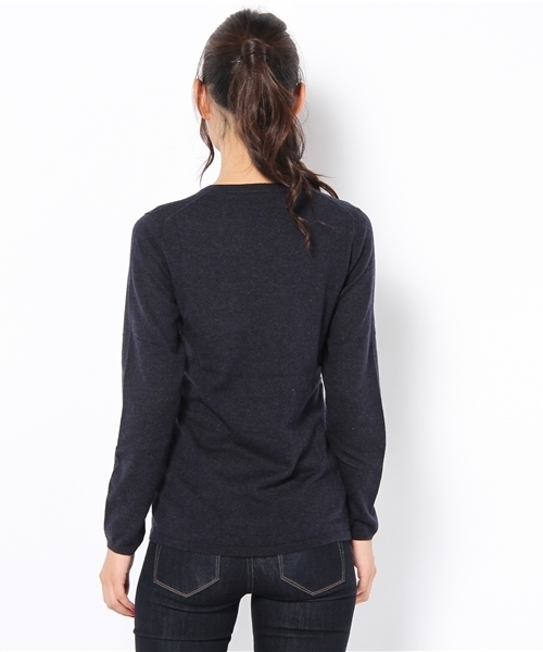 TOMMY HILFIGER（トミーヒルフィガー）の「FILLY V-NK SWEATER（ニット/セーター・レディース・ホワイト/グレー/ブラウン/ベージュ/グリーン/ネイビー/マスタード/レッド・SMALL/MEDIUM）」の9枚目の写真