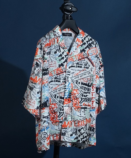 unrelaxing（アンリラクシング）の「ビッグシルエット総柄開襟アロハシャツ（シャツ/ブラウス・メンズ・ブラック/グレー/ピンク系その他/ブラック系その他6/ブラック系その他/ブラック系その他4/ミント/ホワイト系その他3/ラベンダー/ブラック系その他2/ネイビー/グレー系その他/ブラック系その他5/レッド/ダークネイビー/ピンク/ホワイト系その他2/ホワイト/ホワイト系その他/ブラック系その他3/グリーン/その他/その他1/その他2/その他3/ホワイト×パープル/ブラック×パープル/ブラック×レッド/ブラック×ブルー/ホワイト系その他4/ブラック×ホワイト/ブラック系その他7/その他4/その他5/その他6/F/L/T/E/K/S/J/R/Z/D/B/P/X/ホワイト×ブラック/C/Q/Y/N/V/H/M/U/G/A/I/O/W/その他7/その他8/ホワイト系その他5/アクア/パイソン/チャコールグレー×ブラック/ダークブラック/ライトブラック/その他9/その他10/その他11/ケリーグリーン/レオパード/ライトピンク/チョコ/ブルー系その他/グリーン系その他/ダークブルー/スモークピンク/チェリーレッド/ウィート/その他12/その他13/その他14/コバルトブルー/ライトグリーン/マルチ/アッシュブラウン/ライトホワイト/ライトグレー/ライトブルー/エメラルドブルー/ダークオリーブ/ブルーグラス/アーミー/ブラック×ブラック/ブラックミックス/ライトカーキ/ホワイト×レッド/ダークアッシュ/クリアグリーン/クリアブルー/カーキブラウン/モカ/ワインレッド/クリアブラウン/ホワイト×ブルー/White/グレー系その他2/Black/パープル系8/ピンク系3/ブラック系1/ブラック系9/ベージュ系5/グリーン系2/ブルー系1/ブルー系9/その他20/その他28/ベージュ系8/グリーン系5/ブルー系4/パープル系3/イエロー系3/レッド系3/ホワイト系2/ブラック系4/ベージュ系1/その他22/その他31/カーキ系3/グリーン系8/ブルー系7/パープル系6/ピンク系1/ホワイト系5/ブラック系7/ベージュ系3/その他26/その他34/イエロー系2/レッド系2/ブラウン系2/ベージュ系7/グリーン系4/ブルー系3/パープル系2/ホワイト系1/ブラック系3/その他21/その他30/ブルー系2/パープル系1/イエロー系1/レッド系1/ブラック系2/ブラウン系1/ベージュ系6/グリーン系3/その他29/グリーン系6/ブルー系5/パープル系4/イエロー系4/レッド系4/ホワイト系3/ブラック系5/ベージュ系2/カーキ系1/その他32/カーキ系2/グリーン系7/ブルー系6/パープル系5/イエロー系5/オレンジ系1/ホワイト系4/ブラック系6/その他25/その他33/ベージュ系4/グリーン系1/グリーン系9/ブルー系8/パープル系7/ピンク系2/ホワイト系6/ブラック系8/その他27/その他35/その他24/ホワイト系8/ホワイト系9/ブラック×グレー/スミクロ/ふじ色系1/ダークグリーン系1/ダークグリーン系/アイボリー/カーキ系7/ホワイト×グレー/ホワイト系その他6/アイボリー系4/オリーブ系/アッシュグレー/ブルー/ホワイト×ピンク/ブラック×ピンク/ライトグレー系1/レッド系5/ダークブラウン/グレー系1/ベージュ系その他7/スカイブルー系6/パープル/インディゴブルー/クリアブラック/ネイビー系3/ネイビー系4/ネイビー系8/ネイビー系/カーキ系4/グリーン系その他2/グリーン系その他3/ピンク系4/ピンク系5/イエロー系6/イエロー系7/ネイビー系5/ライトグリーン系/カーキ系8/ダークグリーン系2/ダークグリーン系3/アイボリー系1/アイボリー系2/ホワイト系7/ブラック系/ブルー系その他2/ブルー系その他3/ブルー系その他4/ブルー系その他5/ホワイト系/グレー系その他3/ホワイト系その他7/その他16/その他17/その他18/その他19/ホワイト×カーキブラウン/その他15/アニマル/ホワイト×グリーン/ブラウン系3/ナチュラル/ベージュ系その他3/クリーム/アイボリー系3/カーキ系6/イエロー系その他/ホワイト×ライトグレー/グレー系その他7/ベージュ系その他/ベージュ系その他4/スカイブルー系・FREE/MEDIUM）」の5枚目の写真