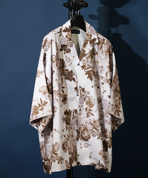 unrelaxing（アンリラクシング）の「ビッグシルエット総柄開襟アロハシャツ（シャツ/ブラウス・メンズ・ブラック/グレー/ピンク系その他/ブラック系その他6/ブラック系その他/ブラック系その他4/ミント/ホワイト系その他3/ラベンダー/ブラック系その他2/ネイビー/グレー系その他/ブラック系その他5/レッド/ダークネイビー/ピンク/ホワイト系その他2/ホワイト/ホワイト系その他/ブラック系その他3/グリーン/その他/その他1/その他2/その他3/ホワイト×パープル/ブラック×パープル/ブラック×レッド/ブラック×ブルー/ホワイト系その他4/ブラック×ホワイト/ブラック系その他7/その他4/その他5/その他6/F/L/T/E/K/S/J/R/Z/D/B/P/X/ホワイト×ブラック/C/Q/Y/N/V/H/M/U/G/A/I/O/W/その他7/その他8/ホワイト系その他5/アクア/パイソン/チャコールグレー×ブラック/ダークブラック/ライトブラック/その他9/その他10/その他11/ケリーグリーン/レオパード/ライトピンク/チョコ/ブルー系その他/グリーン系その他/ダークブルー/スモークピンク/チェリーレッド/ウィート/その他12/その他13/その他14/コバルトブルー/ライトグリーン/マルチ/アッシュブラウン/ライトホワイト/ライトグレー/ライトブルー/エメラルドブルー/ダークオリーブ/ブルーグラス/アーミー/ブラック×ブラック/ブラックミックス/ライトカーキ/ホワイト×レッド/ダークアッシュ/クリアグリーン/クリアブルー/カーキブラウン/モカ/ワインレッド/クリアブラウン/ホワイト×ブルー/White/グレー系その他2/Black/パープル系8/ピンク系3/ブラック系1/ブラック系9/ベージュ系5/グリーン系2/ブルー系1/ブルー系9/その他20/その他28/ベージュ系8/グリーン系5/ブルー系4/パープル系3/イエロー系3/レッド系3/ホワイト系2/ブラック系4/ベージュ系1/その他22/その他31/カーキ系3/グリーン系8/ブルー系7/パープル系6/ピンク系1/ホワイト系5/ブラック系7/ベージュ系3/その他26/その他34/イエロー系2/レッド系2/ブラウン系2/ベージュ系7/グリーン系4/ブルー系3/パープル系2/ホワイト系1/ブラック系3/その他21/その他30/ブルー系2/パープル系1/イエロー系1/レッド系1/ブラック系2/ブラウン系1/ベージュ系6/グリーン系3/その他29/グリーン系6/ブルー系5/パープル系4/イエロー系4/レッド系4/ホワイト系3/ブラック系5/ベージュ系2/カーキ系1/その他32/カーキ系2/グリーン系7/ブルー系6/パープル系5/イエロー系5/オレンジ系1/ホワイト系4/ブラック系6/その他25/その他33/ベージュ系4/グリーン系1/グリーン系9/ブルー系8/パープル系7/ピンク系2/ホワイト系6/ブラック系8/その他27/その他35/その他24/ホワイト系8/ホワイト系9/ブラック×グレー/スミクロ/ふじ色系1/ダークグリーン系1/ダークグリーン系/アイボリー/カーキ系7/ホワイト×グレー/ホワイト系その他6/アイボリー系4/オリーブ系/アッシュグレー/ブルー/ホワイト×ピンク/ブラック×ピンク/ライトグレー系1/レッド系5/ダークブラウン/グレー系1/ベージュ系その他7/スカイブルー系6/パープル/インディゴブルー/クリアブラック/ネイビー系3/ネイビー系4/ネイビー系8/ネイビー系/カーキ系4/グリーン系その他2/グリーン系その他3/ピンク系4/ピンク系5/イエロー系6/イエロー系7/ネイビー系5/ライトグリーン系/カーキ系8/ダークグリーン系2/ダークグリーン系3/アイボリー系1/アイボリー系2/ホワイト系7/ブラック系/ブルー系その他2/ブルー系その他3/ブルー系その他4/ブルー系その他5/ホワイト系/グレー系その他3/ホワイト系その他7/その他16/その他17/その他18/その他19/ホワイト×カーキブラウン/その他15/アニマル/ホワイト×グリーン/ブラウン系3/ナチュラル/ベージュ系その他3/クリーム/アイボリー系3/カーキ系6/イエロー系その他/ホワイト×ライトグレー/グレー系その他7/ベージュ系その他/ベージュ系その他4/スカイブルー系・FREE/MEDIUM）」の12枚目の写真