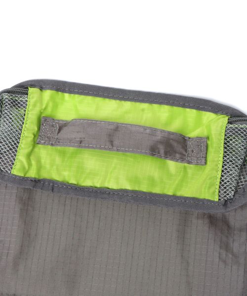 niko and...（ニコアンド）の「[CITY CREEK]トラベルポーチL（ポーチ・レディース・ピンク/ライトイエロー/ブラック/セージグリーン/グレー・0）」の7枚目の写真