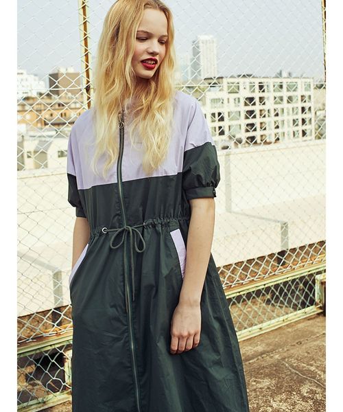 jouetie(ジュエティ)の「バイカラ―2WAY ワンピース(ワンピース・レディース・レッド/グリーン/ベージュ・MEDIUM)」の5枚目の写真