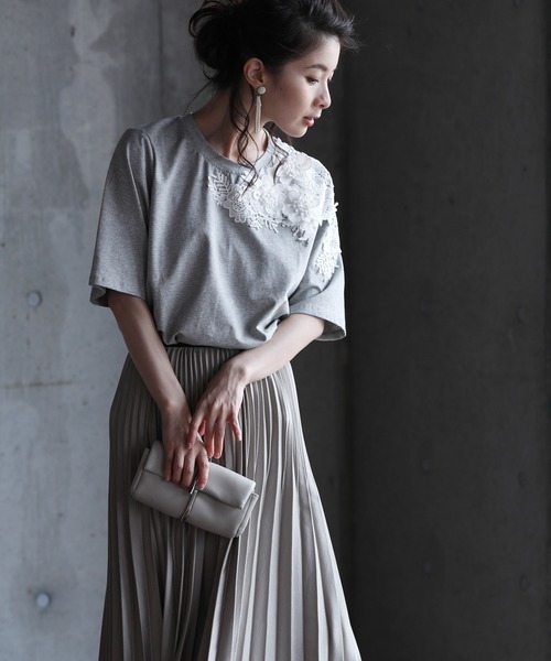 cawaii(カワイイ)の「可憐な白花レーストップス(Tシャツ/カットソー・レディース・グレー/ブラック・M/XL)」の4枚目の写真
