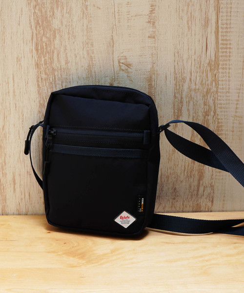 Relate（リレート）の「Relate/CORDURA Pallet/縦型ｼｮﾙﾀﾞｰ（ショルダーバッグ・メンズ・ブラック/ネイビー/グレー/レッド/ブルー/グリーン/キャメル・ONE SIZE）」の11枚目の写真