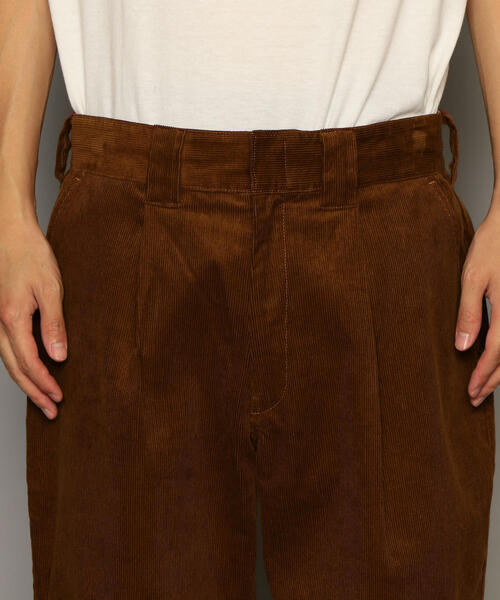 Dickies（ディッキーズ）の「別注 [ディッキーズ] SC Dickies GLR コーデュロイ 1プリーツ ワイド テーパード パンツ（その他パンツ・メンズ・ブラウン/ブラック/ダークグレー・32inch/28inch/30inch）」の8枚目の写真