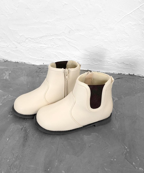 SOROTTO(ソロット)の「ファスナー付き サイドゴアブーツ(ブーツ・キッズ・ブラウン系その他/レッド/ブラック/ライトパープル/キャメル/ブルー/ブラック系その他/マスタード/ピンク/ライトブラウン/カーキ/ターコイズブルー/レオパード/アイボリー/ブラウン系その他2・22.0cm/21.0cm/18.0cm/20.0cm/16.0cm/19.0cm/17.0cm)」の2枚目の写真