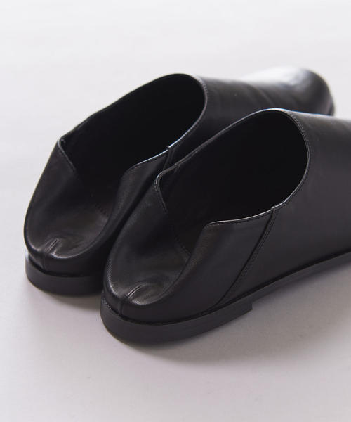 BEAUTY&YOUTH UNITED ARROWS（ビューティーアンドユースユナイテッドアローズ）の「【WEB限定】 by プレーン スリッポン（スリッポン・メンズ・ベージュ/ブラック・9/7/10/8）」の14枚目の写真