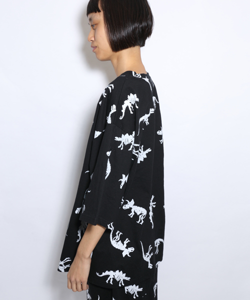 i(アイ)の「恐竜(大)プリントT(Tシャツ/カットソー・レディース・ホワイト/ブラック・フリ-)」の6枚目の写真