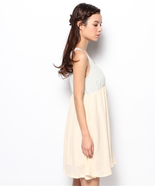 mystic（ミスティック）の「しゃりシフォン切替タンクワンピース（ワンピース・レディース・レッド/オフホワイト/ベージュ/グリーン/ブラック・ﾌﾘ-）」の10枚目の写真