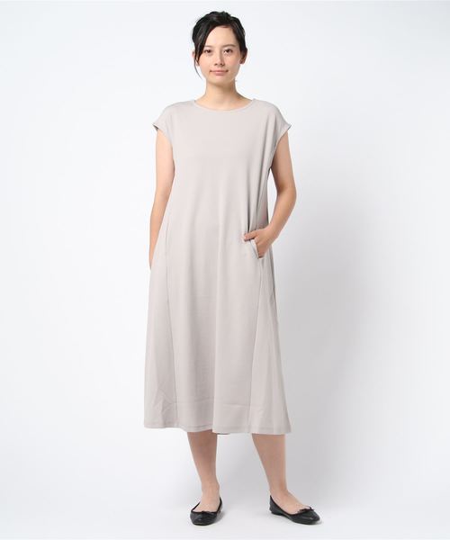 Cheek(チーク)の「カットジョーゼットワンピース(ワンピース・レディース・モスグリーン/ベージュ/キャメル・MEDIUM)」の2枚目の写真
