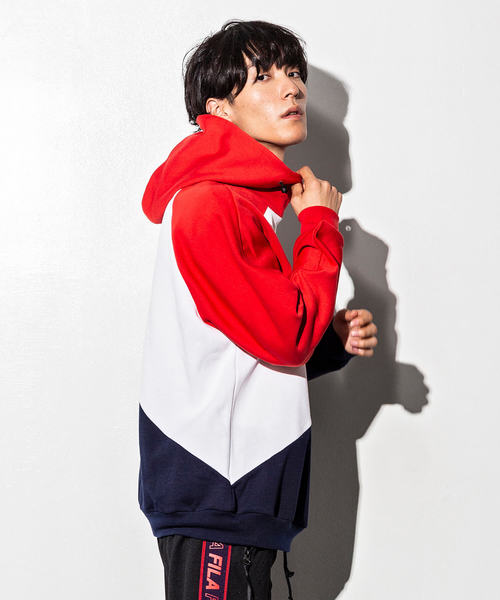 FILA HERITAGE(フィラヘリテージ)の「FILA(フィラ)ハーフジップパーカー(パーカー・メンズ・ブラック/ネイビー/パープル・S/M)」の5枚目の写真