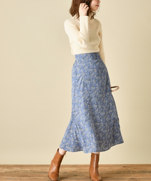 natural couture(ナチュラルクチュール)の「微光沢サテンゆるマーメイドスカート(スカート・レディース・ライトベージュ/ボルドー/その他1/その他2・FREE)」の11枚目の写真