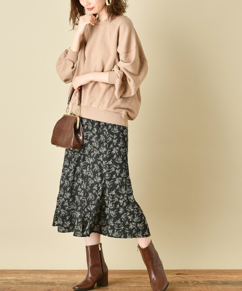 natural couture(ナチュラルクチュール)の「微光沢サテンゆるマーメイドスカート(スカート・レディース・ライトベージュ/ボルドー/その他1/その他2・FREE)」の15枚目の写真