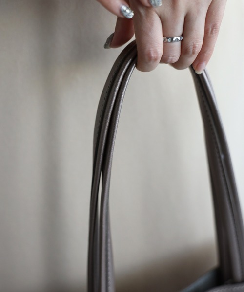 POUTOJOURU(ポートジュール)の「【ポートジュール】 【レザー】縦型 トートバッグ A4対応(トートバッグ・レディース・ブラウン/ピンク/ブラック/ゴールド×ブラウン/アクア/エメラルド/オレンジ・FREE)」の22枚目の写真