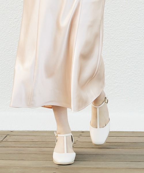 natural couture(ナチュラルクチュール)の「Tストラップパンプス(パンプス・レディース・ベージュ/シルバー/アイボリー/ミント/ブラック・M/L)」の2枚目の写真