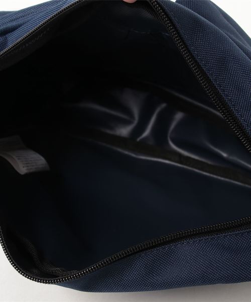 hummel(ヒュンメル)の「hummel PLAY/ヒュンメル プレイ MINI SHOULDER/ミニショルダーバッグ(ショルダーバッグ・メンズ・ブラック/ネイビー・FREE)」の3枚目の写真