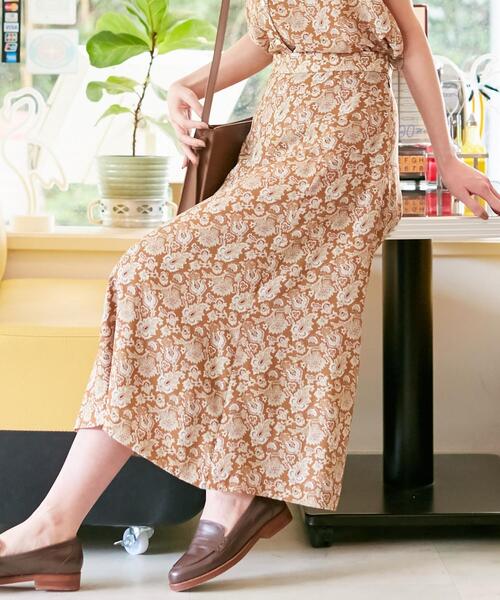 J.PRESS(ジェイプレス)の「【洗える】LIBERTY Tiger Lily スカート(スカート・レディース・黄土色系5/ネイビー系5・T13/T15/T17)」の1枚目の写真