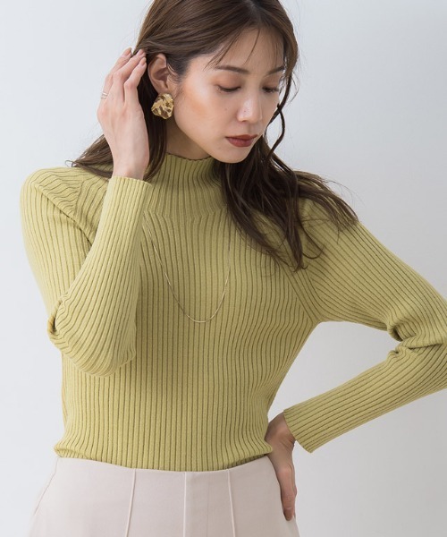 Pierrot（ピエロ）の「ストレッチリブハイネックニット（ニット/セーター・レディース・ブラック/アイボリー/モカ/ブルーグリーン/ブラウン/グレイッシュベージュ/イエロー/ピンク系その他/グリーン系その他・L/M）」の19枚目の写真