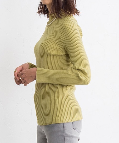 Pierrot（ピエロ）の「ストレッチリブハイネックニット（ニット/セーター・レディース・ブラック/アイボリー/モカ/ブルーグリーン/ブラウン/グレイッシュベージュ/イエロー/ピンク系その他/グリーン系その他・L/M）」の15枚目の写真