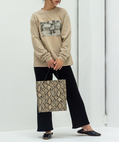 ottilie(オティーリエ)の「フォトロンT(Tシャツ/カットソー・レディース・ベージュ/オフホワイト/サックスブルー・FREE)」の22枚目の写真