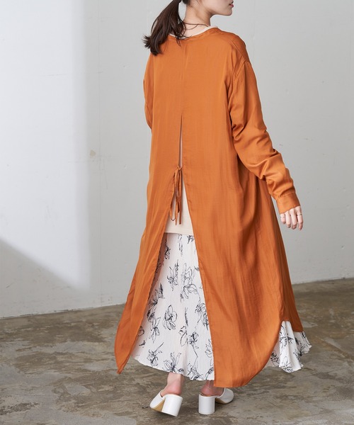 Chaco closet(チャコ クローゼット)の「バンドカラーバックスリット 直営の通販サイト シャツワンピース(Back Slit Dress) Shirts ひざ丈ワンピース