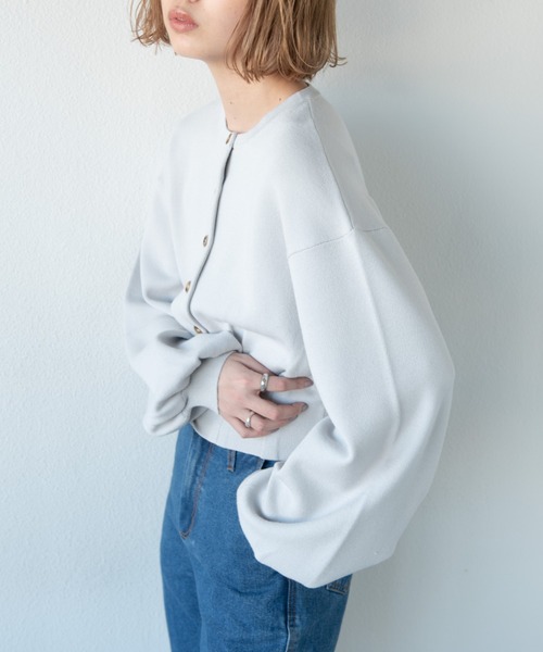 Aunt Marie's(アントマリーズ)の「ウエストタックショートカーディガン / AUNT MARIE'S(カーディガン/ボレロ・レディース・アイボリー/ブラック/グレー・FREE)」の2枚目の写真