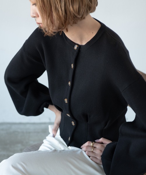Aunt Marie's(アントマリーズ)の「ウエストタックショートカーディガン / AUNT MARIE'S(カーディガン/ボレロ・レディース・アイボリー/ブラック/グレー・FREE)」の3枚目の写真