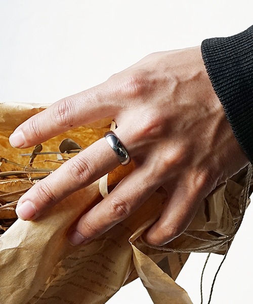 MinoriTY（マイノリティ）の「【MinoriTY】スチールスムースリング メンズ ウィメンズ （リング・メンズ・ブラック/シルバー/ゴールド・S/M/L/XS）」の15枚目の写真