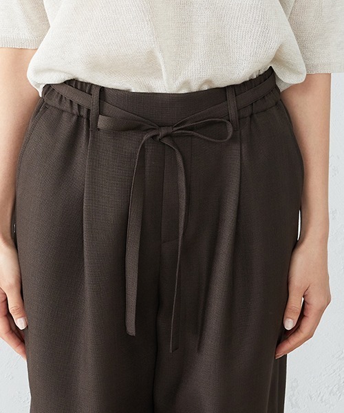 COMME CA ISM(コムサイズム)の「★TV媒体着用商品★ ウエストリボン付 セミワイドパンツ(その他パンツ・レディース・レンガ/ダークブラウン/ベージュ・SMALL/MEDIUM/LARGE/X-LARGE/X-SMALL)」の9枚目の写真