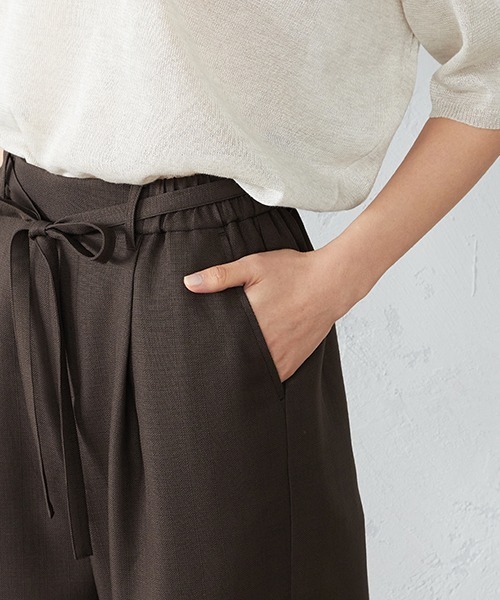 COMME CA ISM(コムサイズム)の「★TV媒体着用商品★ ウエストリボン付 セミワイドパンツ(その他パンツ・レディース・レンガ/ダークブラウン/ベージュ・SMALL/MEDIUM/LARGE/X-LARGE/X-SMALL)」の10枚目の写真