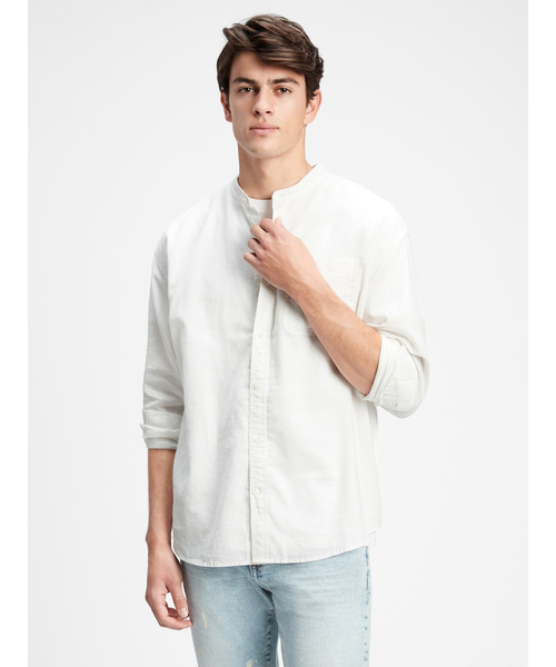 GAP(ギャップ)の「リラックスフィット バンドカラーシャツ(シャツ/ブラウス・メンズ・ブルー系その他/ブラック/ホワイト・XS/S/M/L/XL)」の2枚目の写真